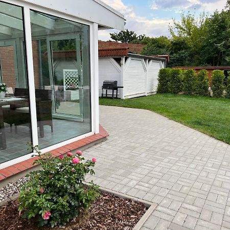 Familienfreundliche Ferienwohnung Mit Wintergarten Badow Exterior photo