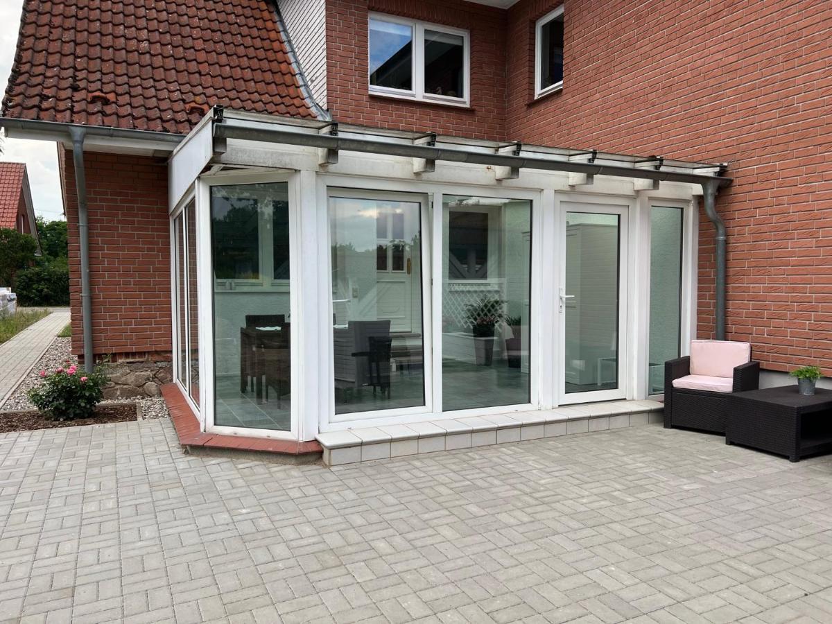 Familienfreundliche Ferienwohnung Mit Wintergarten Badow Exterior photo